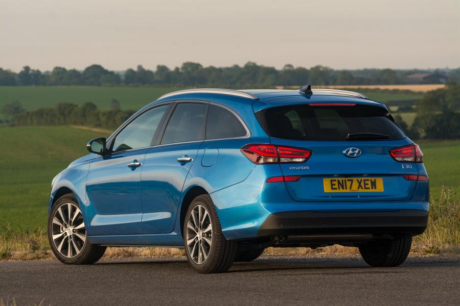  Hyundai i30 Tourer 2017 года  (UK) (фото 8 из 36)